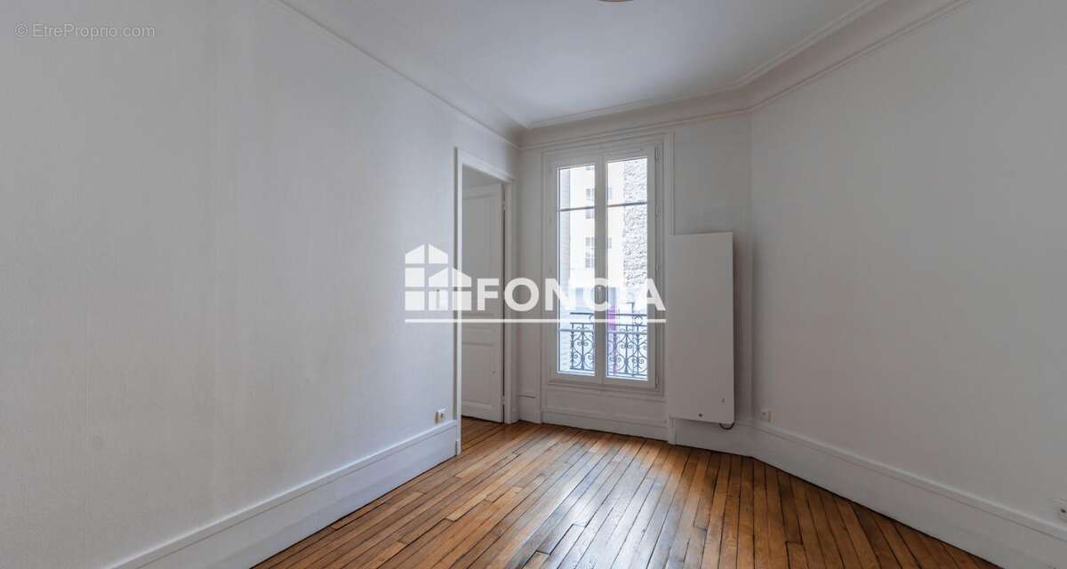 Appartement à PARIS-17E