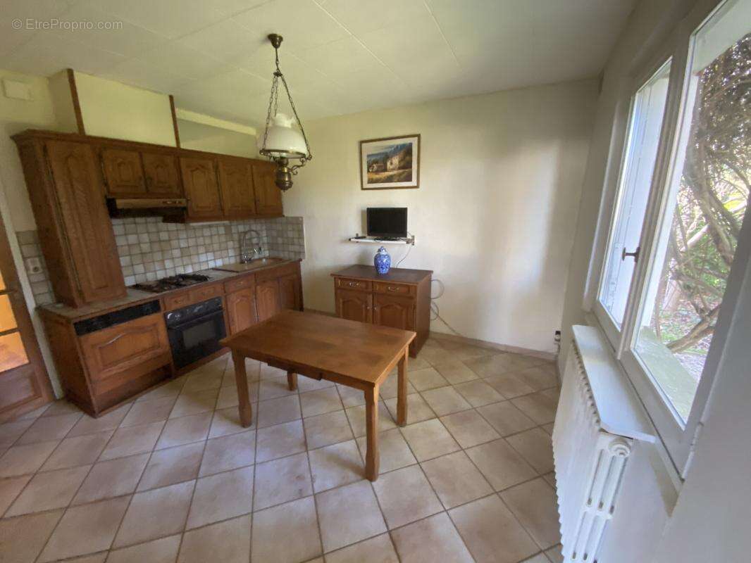 Maison à SAINTE-FOY-DE-PEYROLIERES