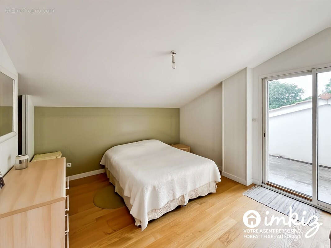 Maison 210m2 - 8 pièces - Vue imprenable - photo 9