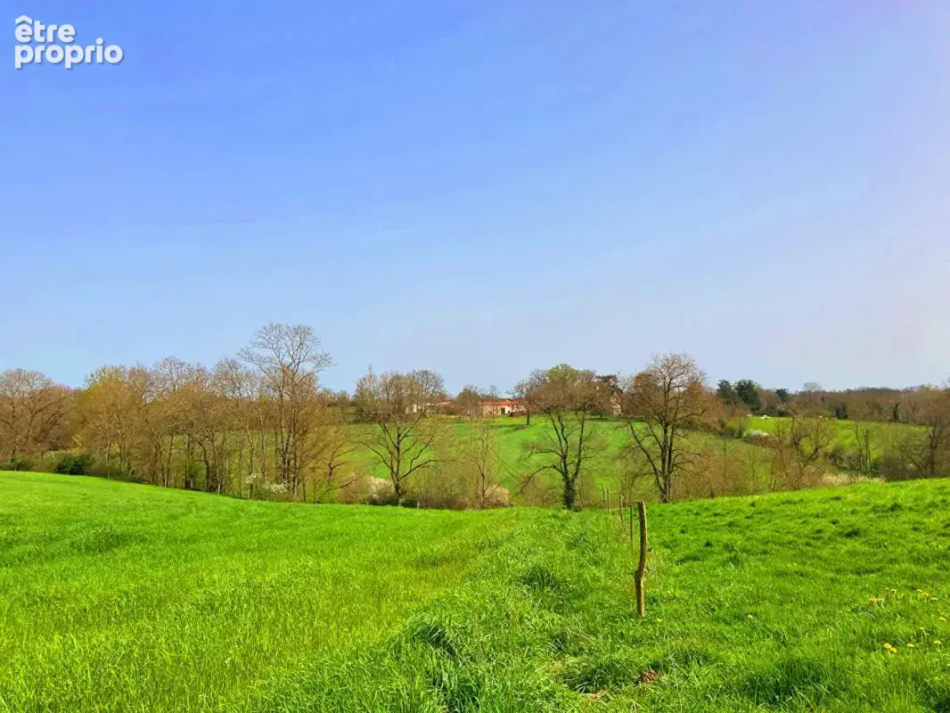Ancienne grange et dépendances 180m2, sur terrain 2018m2 - photo 3