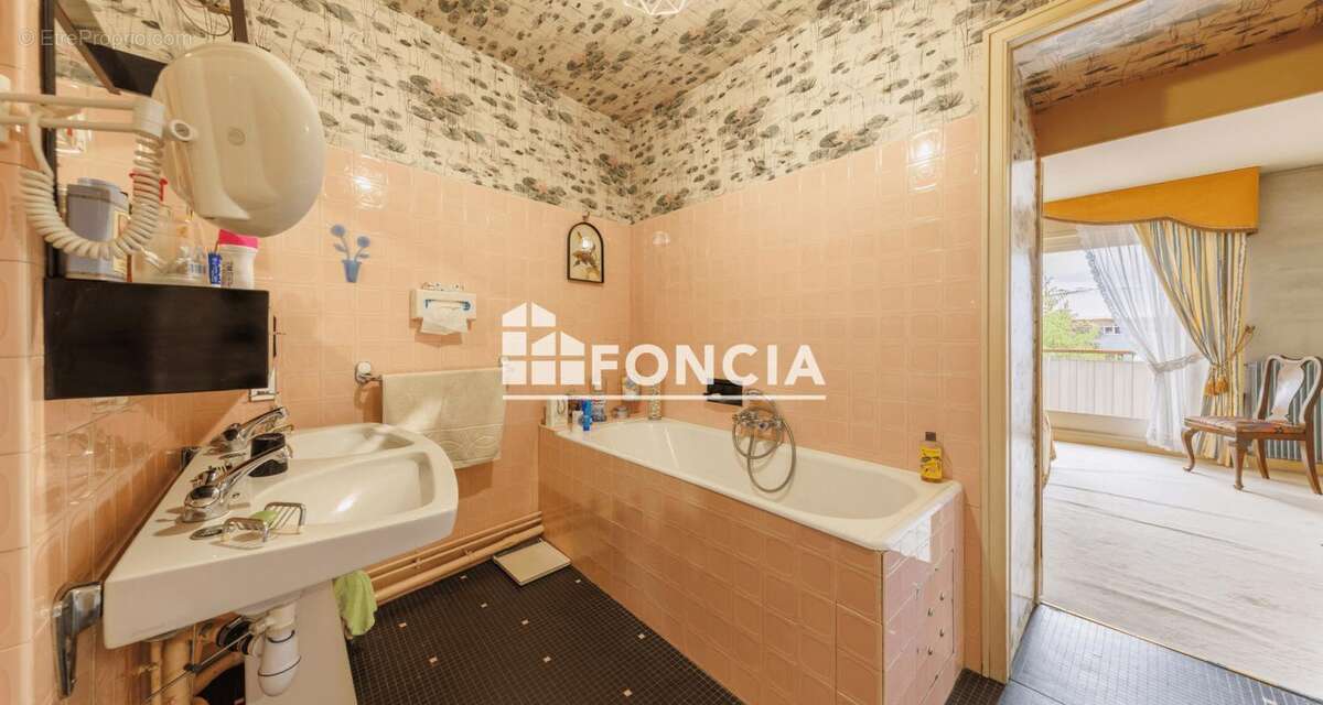 SALINS - 168m2 - 5 chambres- 2 parkings - photo 12
