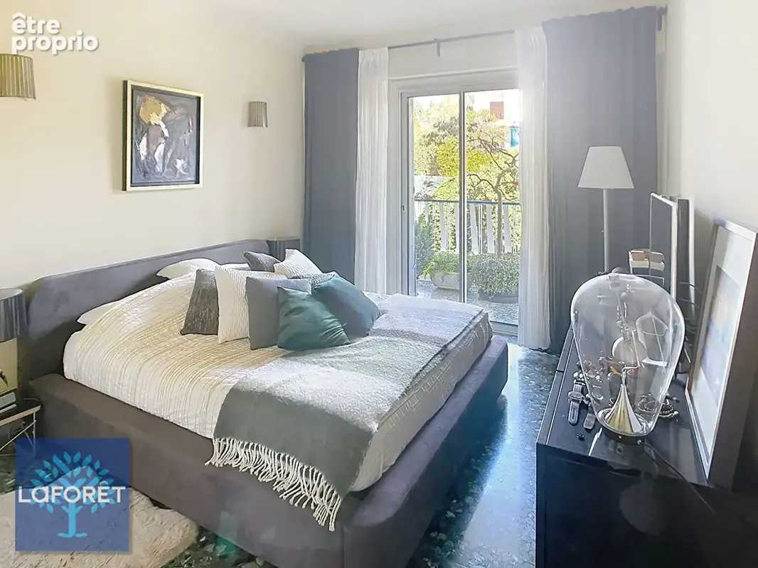 Co-Exclusivité : Superbe & spacieux appartement 2 pièces rénové - vue mer - Cannes - photo 10