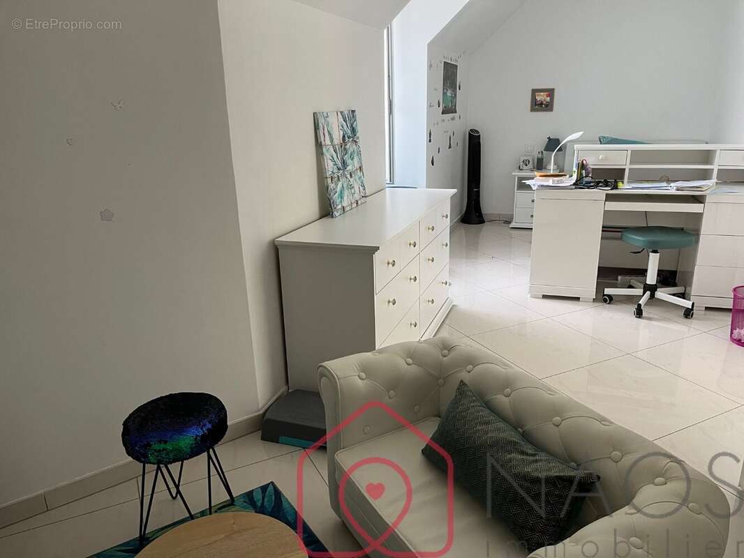 Maison à SAINT-PIERRE-LES-NEMOURS