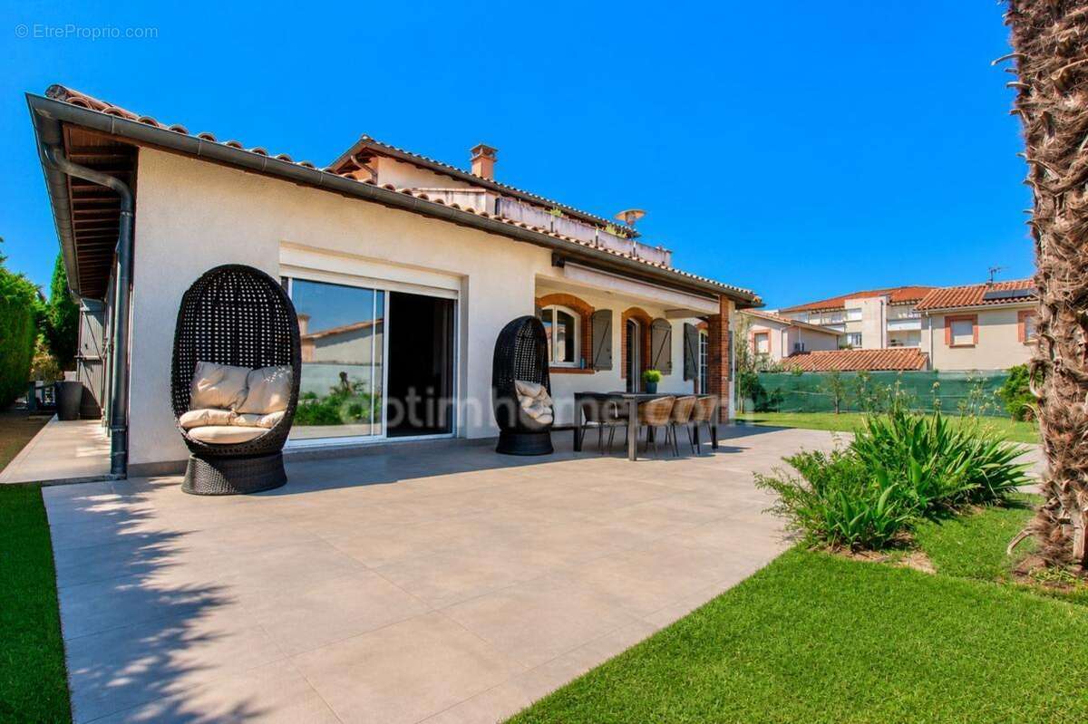 Launaguet – superbe maison familiale de 170 m² avec piscine sur terrain de 1 357 m² - photo 8