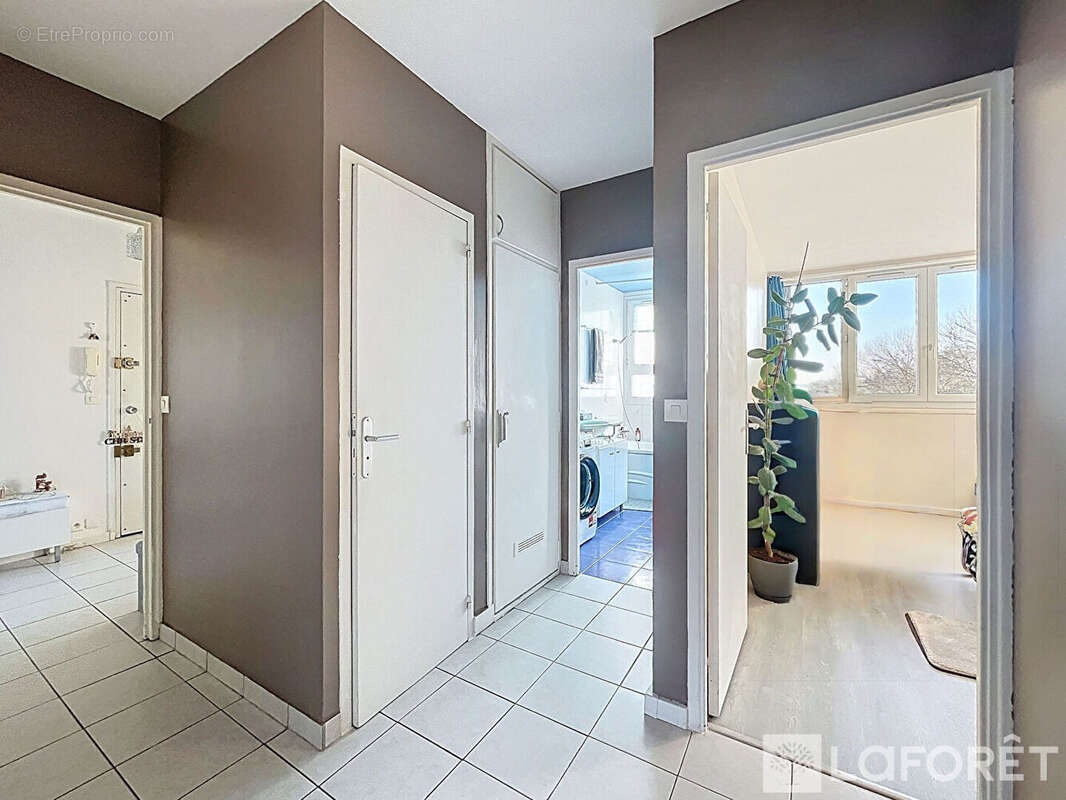 Appartement à SAINT-MICHEL-SUR-ORGE