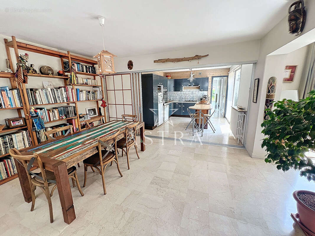 Maison à VERRIERES-LE-BUISSON