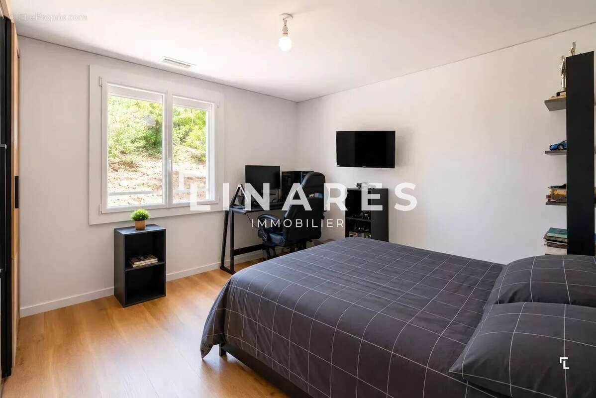 LA DOUCEUR - Villa T5 de 137m² - Piscine - Garage de 20m² - Terrain de 498m² - 13011 PARC DES 7 COLLINES - photo 13