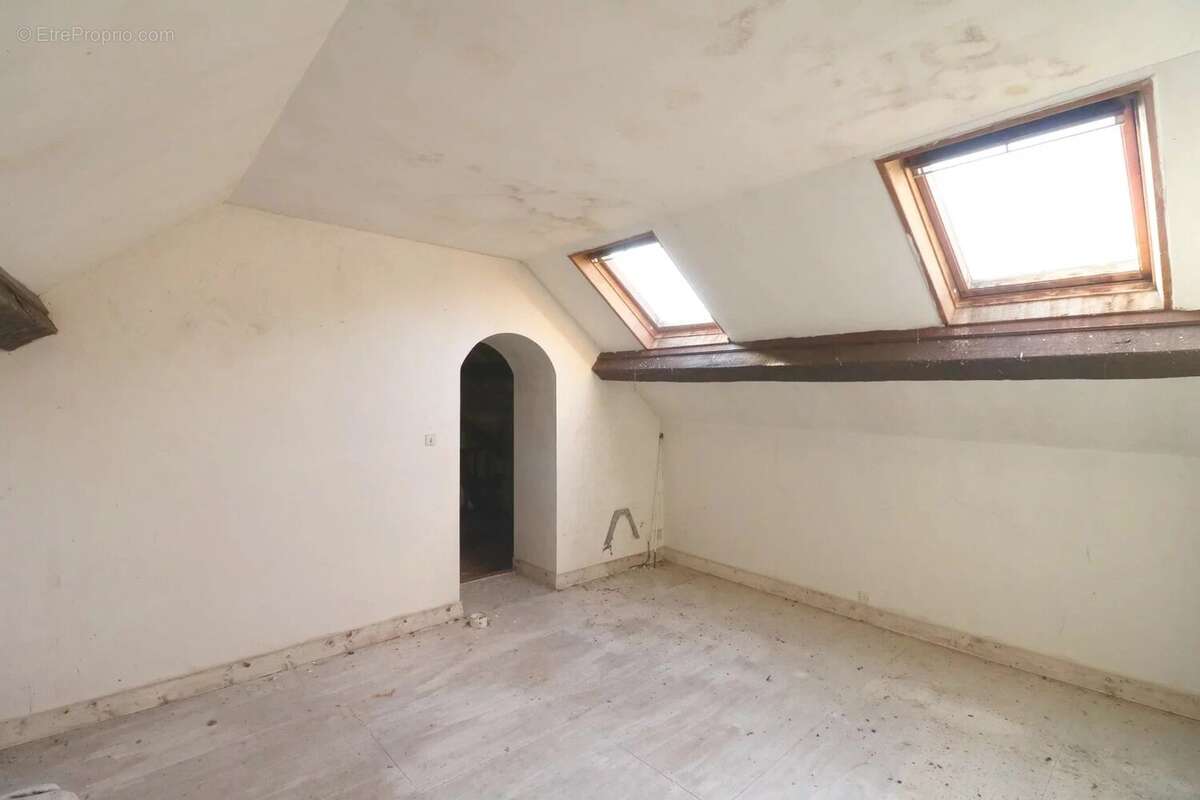 Maison à LA GUERCHE-SUR-L&#039;AUBOIS