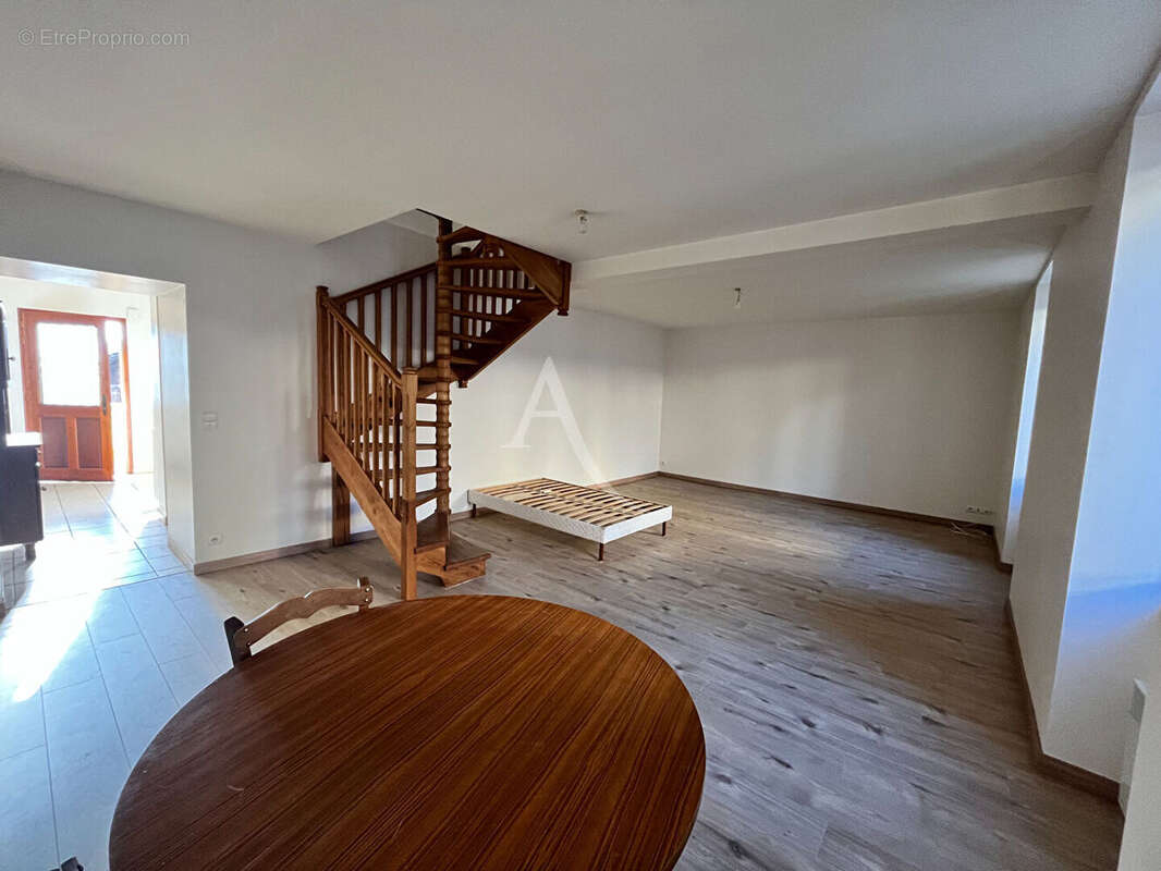 Appartement à VILLEFRANCHE-DU-PERIGORD