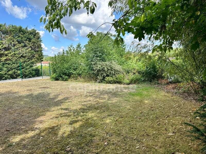 Terrain à vendre  AUXERRE (89) de 714 m2   clos  garage  portail - photo 4