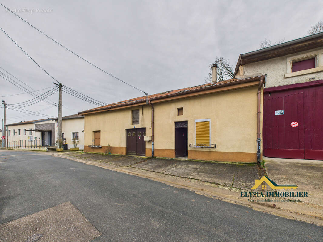 Maison à NEUVILLE-LES-VAUCOULEURS