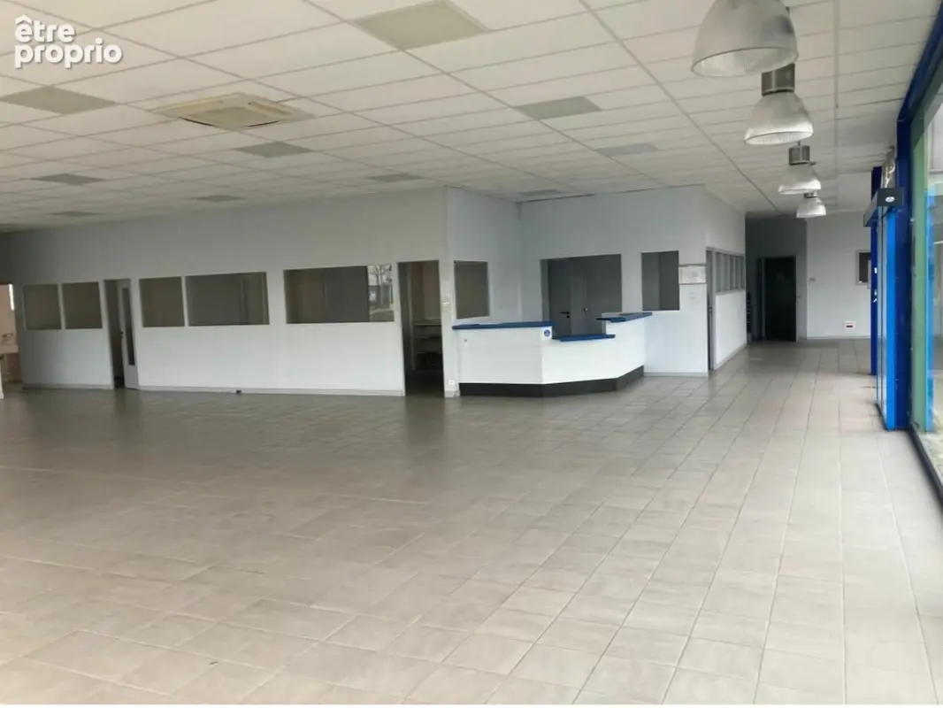 Local commercial 900m² à tonnay-charente - photo 3