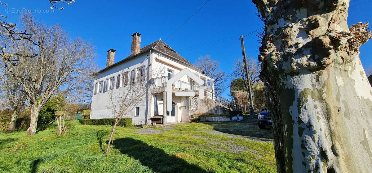 Maison à ALLASSAC