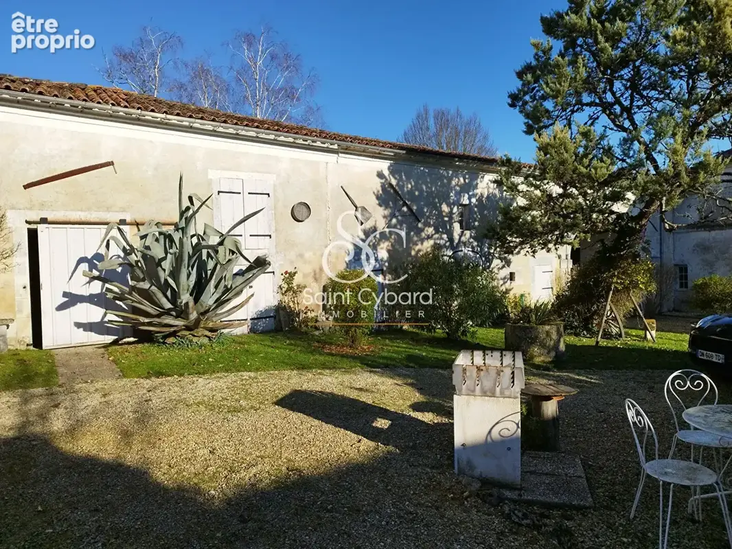 À vendre : Corps de ferme à Douzat - 7 pièces, 5 chambres - photo 7