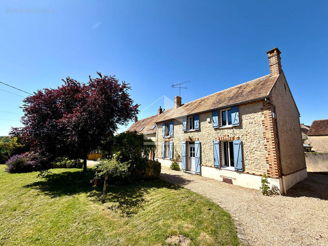 Maison à EGREVILLE