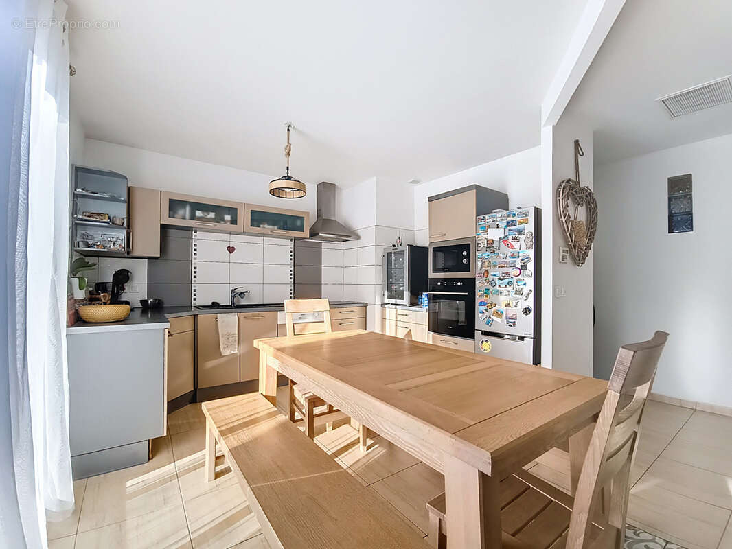 Maison à VILLELONGUE-DELS-MONTS