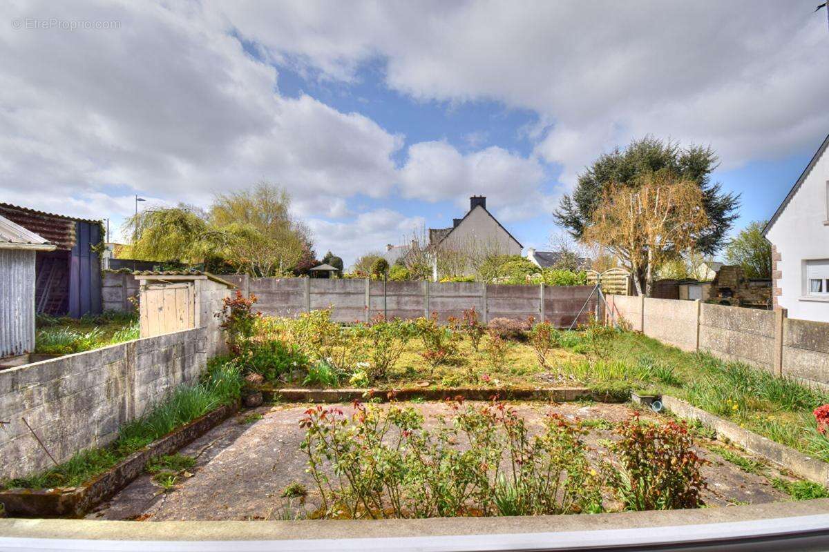 Maison à PLOUMAGOAR