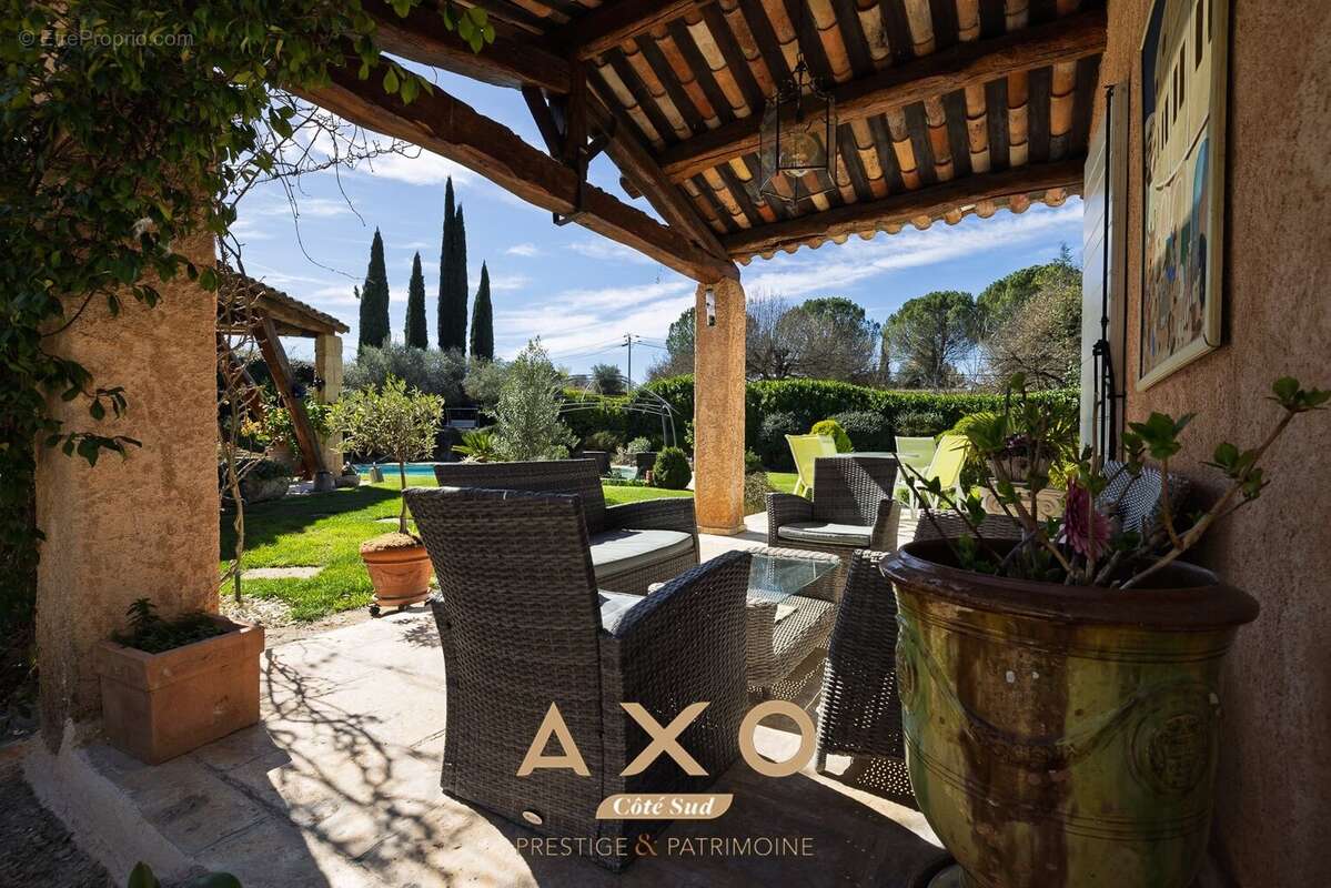 Maison à MEYRARGUES