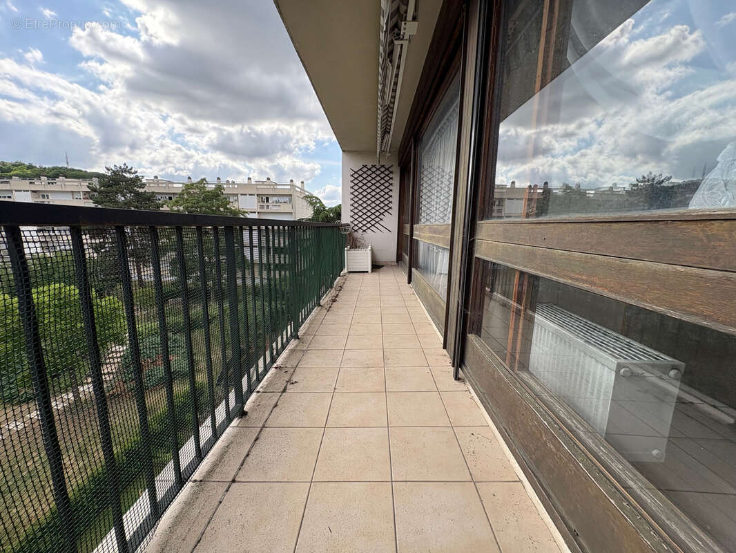 Appartement à LE PLESSIS-ROBINSON