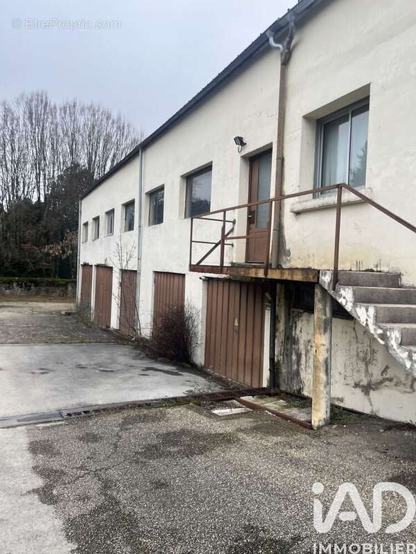 Photo 5 - Commerce à LONS-LE-SAUNIER