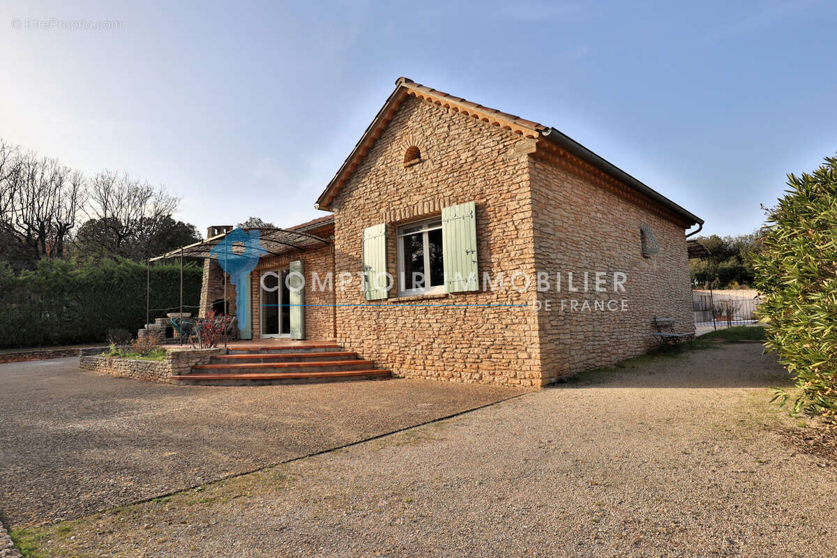 Maison à SAINT-SATURNIN-LES-APT