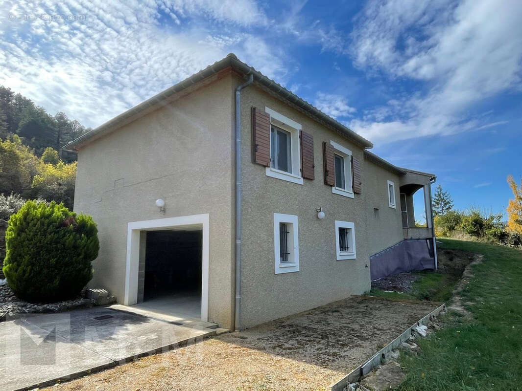 Maison à COUIZA