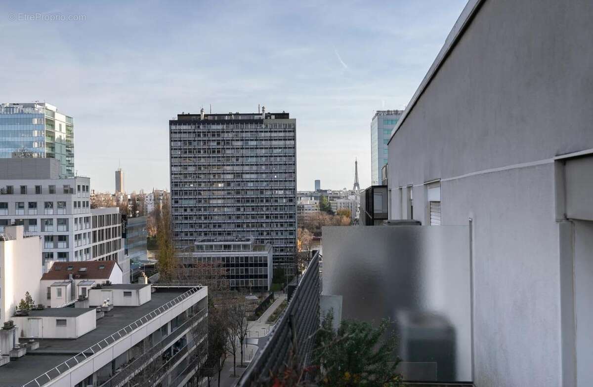 Appartement à COURBEVOIE