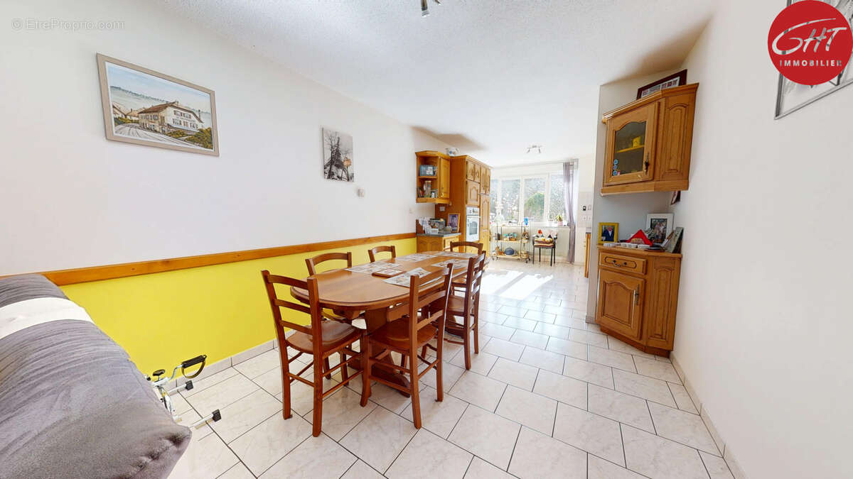 Appartement à HYEVRE-PAROISSE
