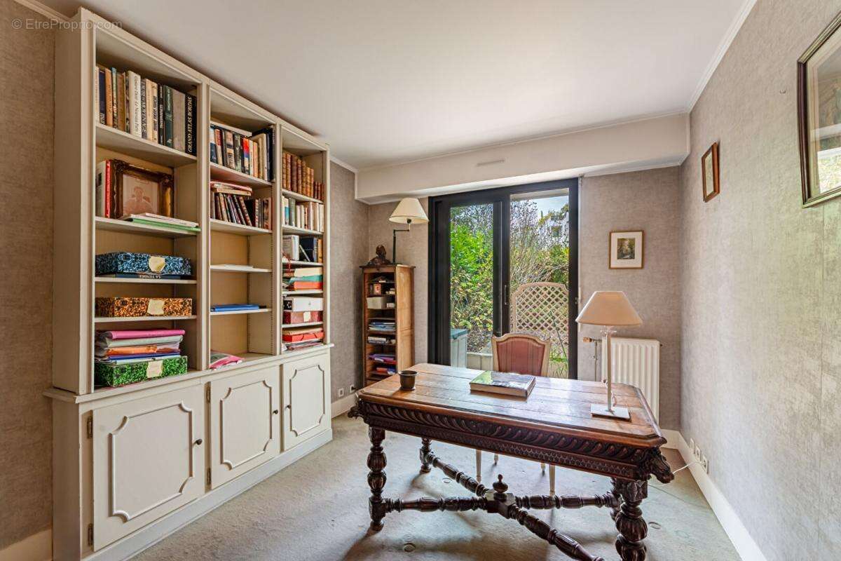 Appartement à SURESNES