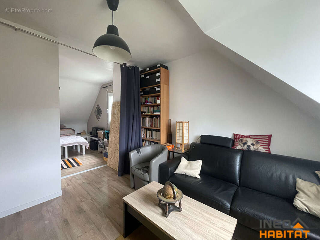 Maison à LA CHAPELLE-CHAUSSEE