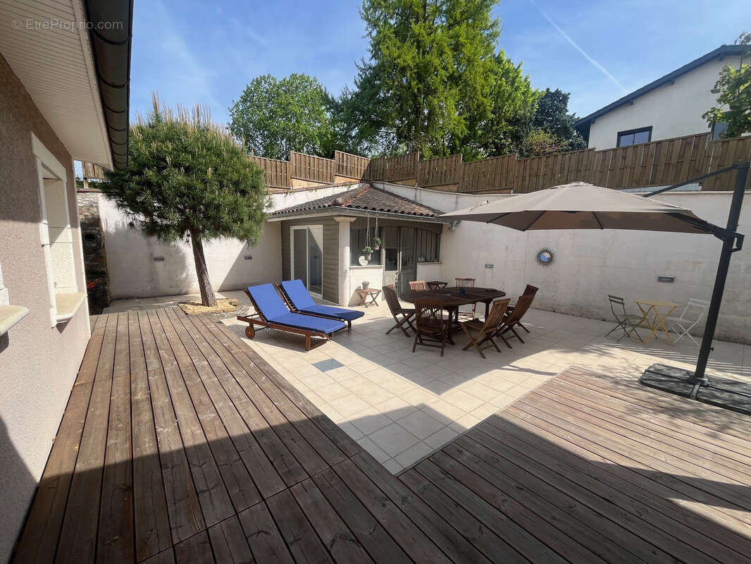 Maison à JASSANS-RIOTTIER