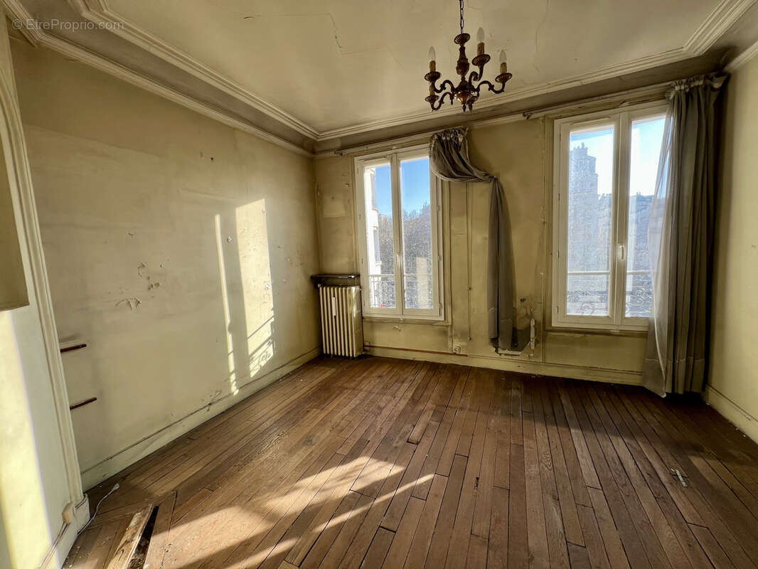 Appartement à PARIS-14E