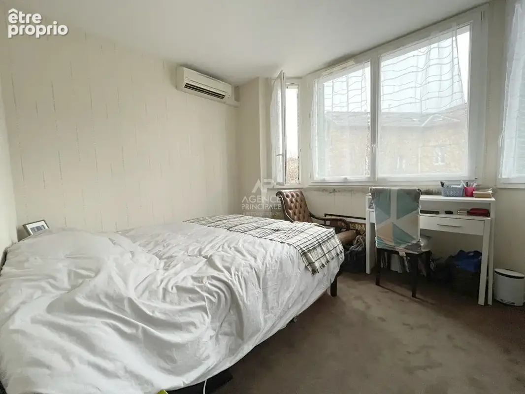 VIROFLAY - Maison de 3 pièces avec petite cour extérieure. - photo 6