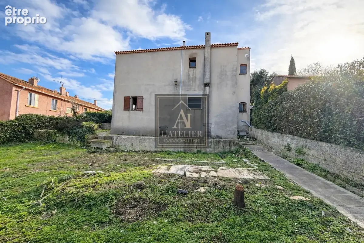 Maison de 120 m2 à rénover avec annexe de 40 m2 et garage de 25 m2 sur une parcelle de 810 m2 - photo 10