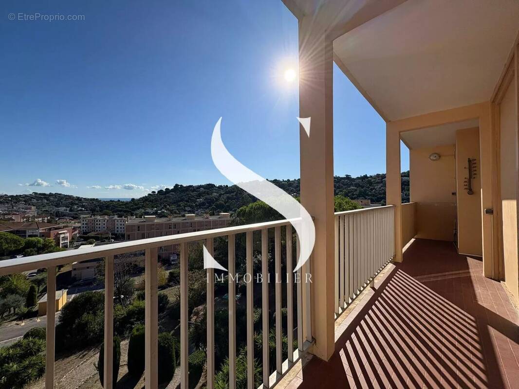 Appartement à VALLAURIS