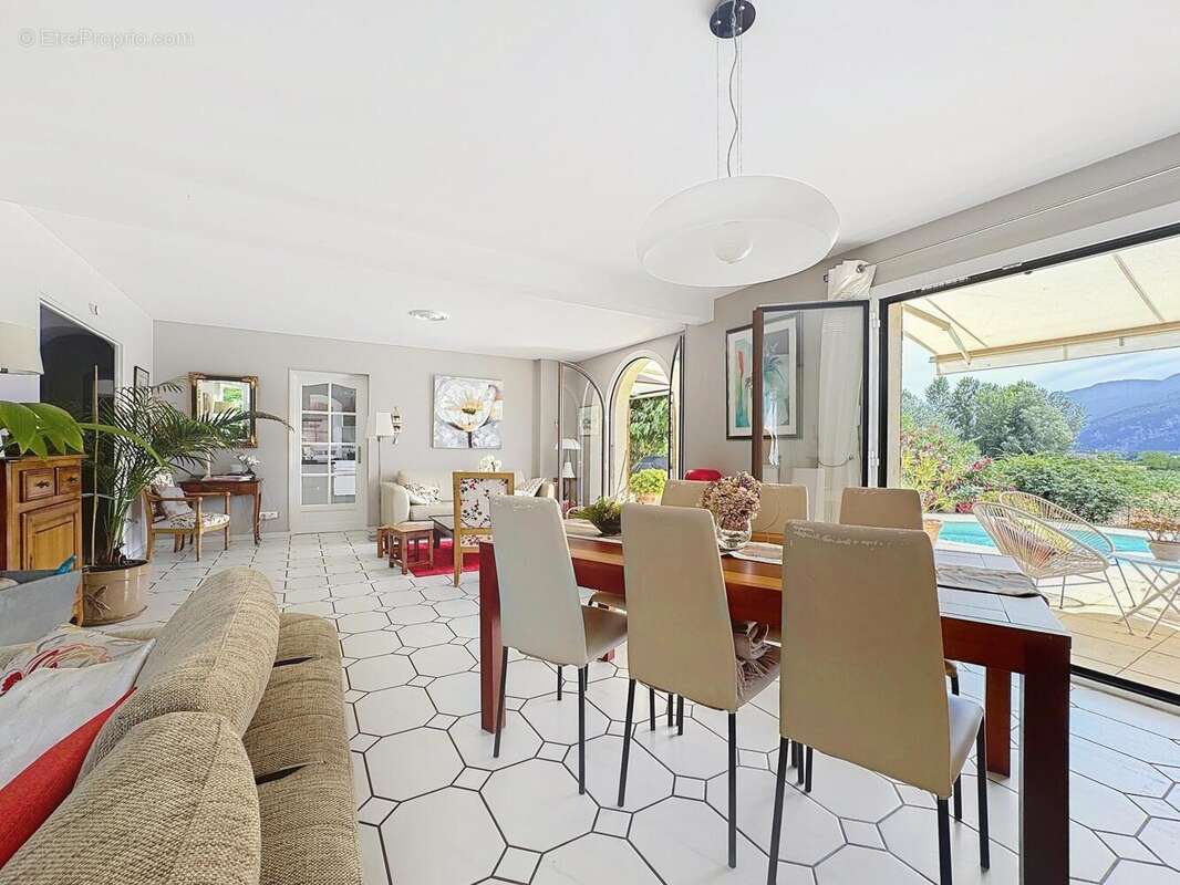 Photo 5 - Maison à LA BUISSE