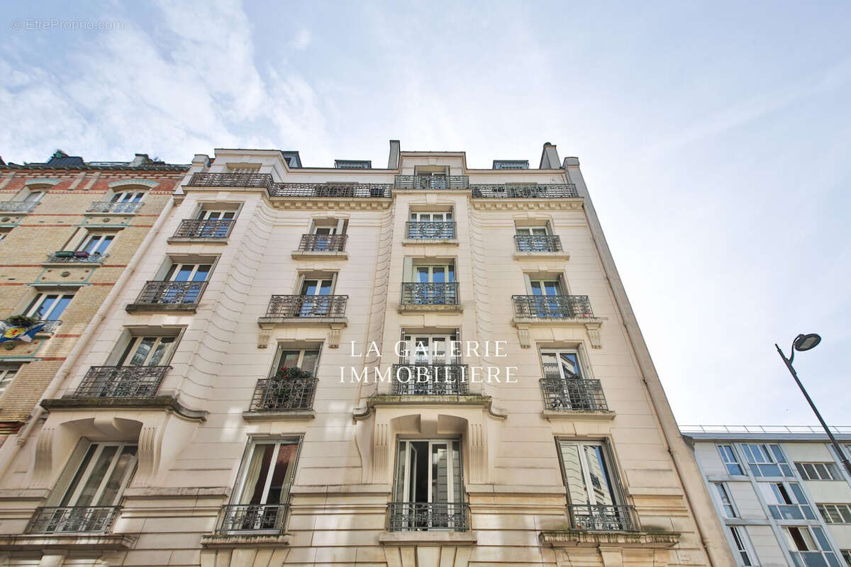 Appartement à PARIS-14E