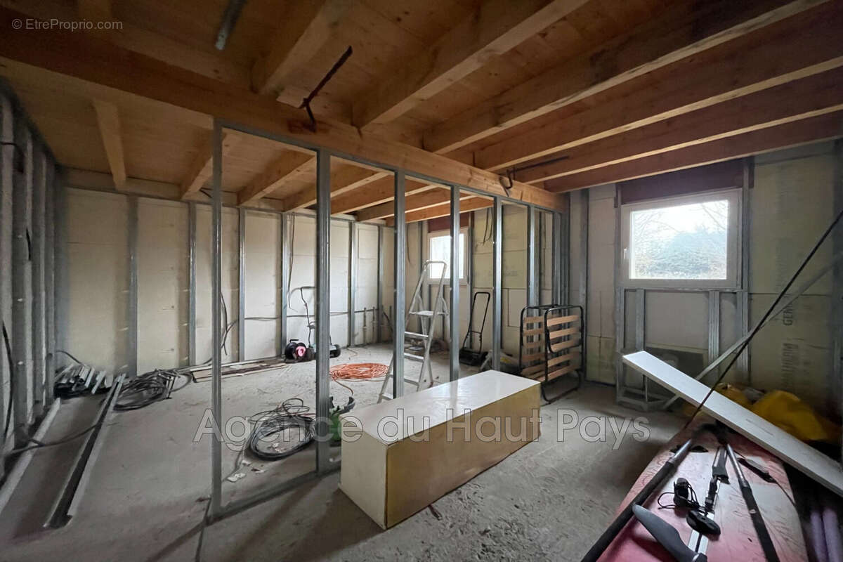 Maison à SAINT-CEZAIRE-SUR-SIAGNE