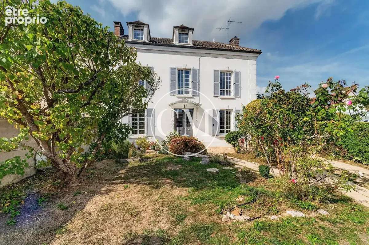 Photo Maison à Le Perray-En-Yvelines au prix de 571 500€