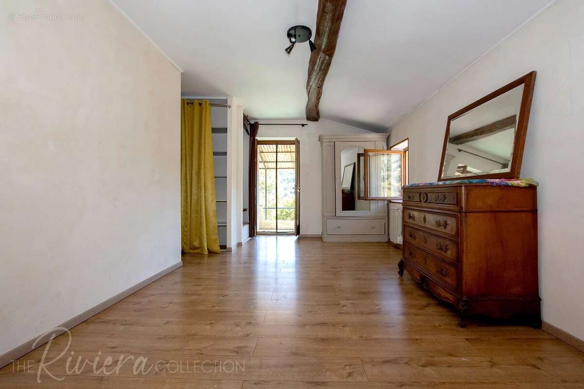 Maison à TOURRETTES-SUR-LOUP