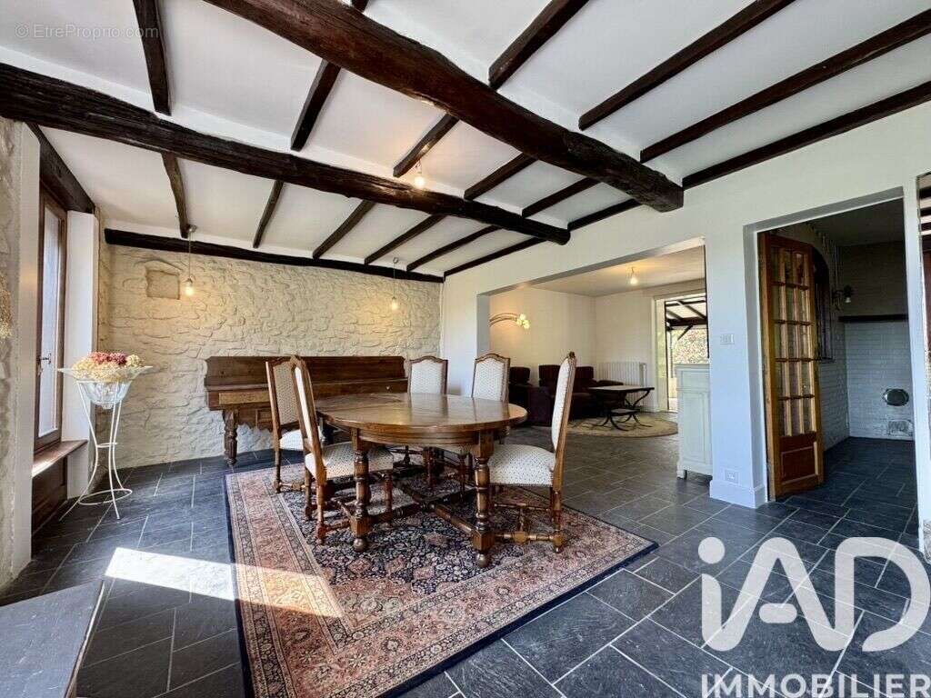 Maison 244 m² à Apremont  - photo 3