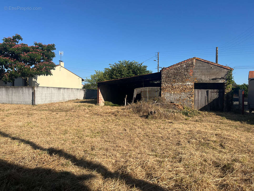 Terrain à SAINT-GERMAIN-SUR-MOINE