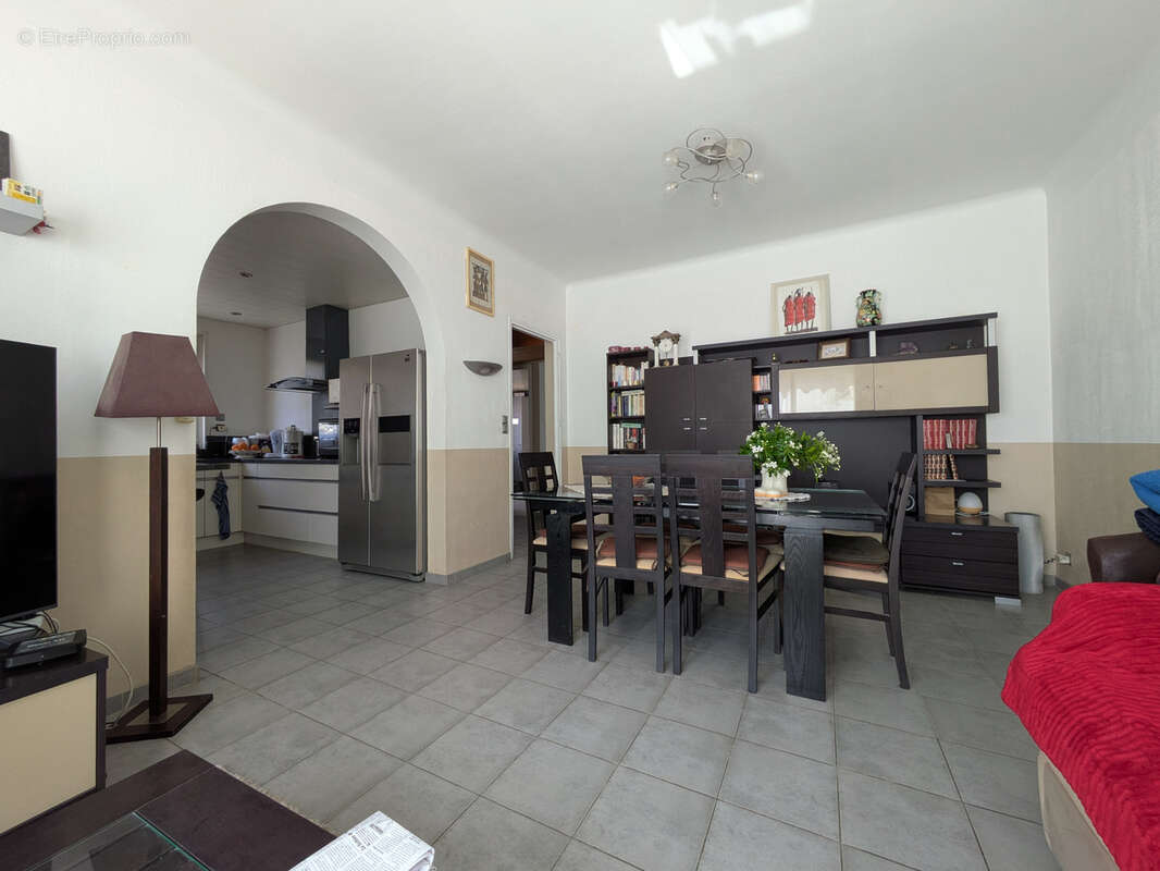 Maison à BAGNOLS-SUR-CEZE