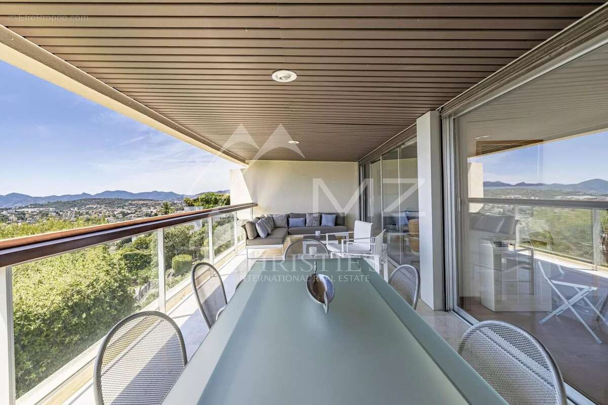 Appartement à LE CANNET