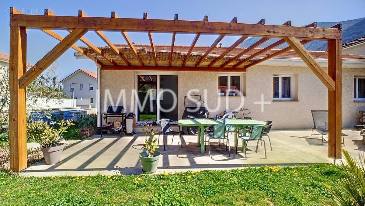 Maison à SAINT-GEORGES-DE-COMMIERS