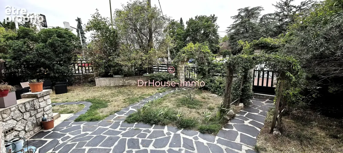 Maison 12 pièces 270 m² à vendre à La Rochette (77000) - photo 2