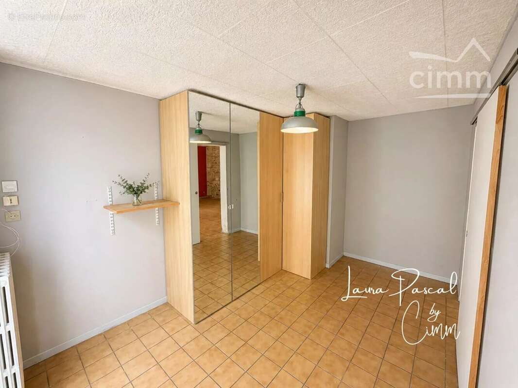 Maison familiale avec nombreuses dépendances – Générac (33920) - photo 10