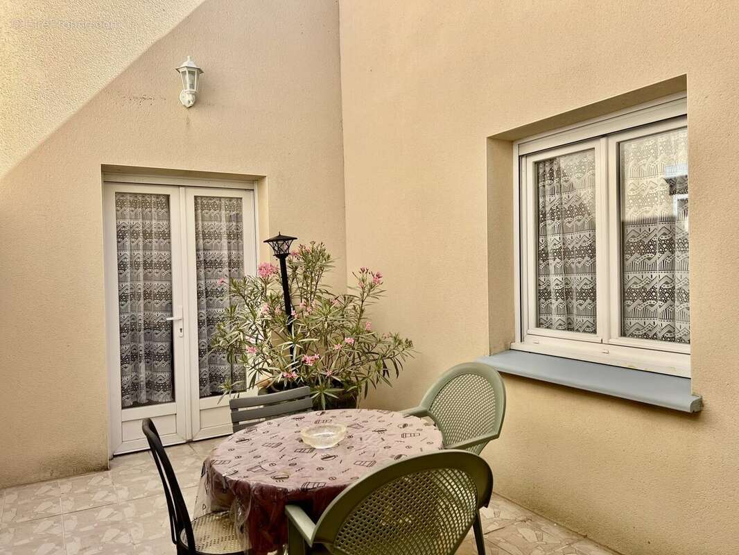 Maison à SAINT-MARTIN-DE-VILLEREAL