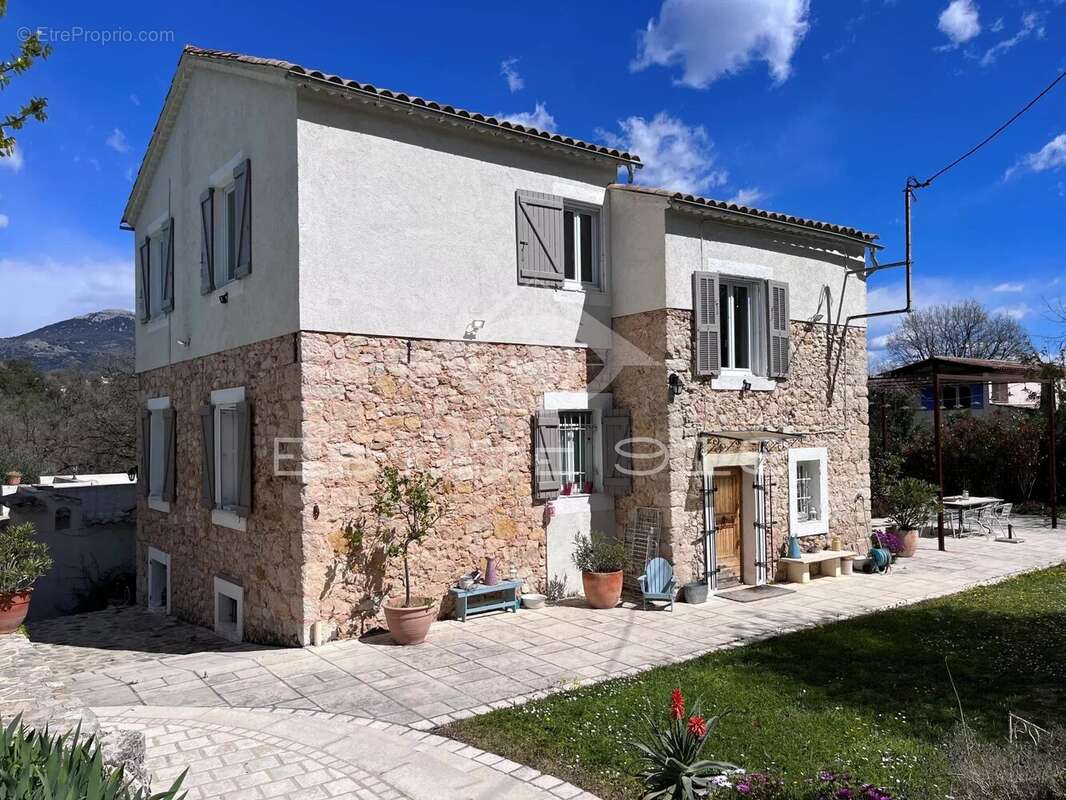 Maison à LE ROURET