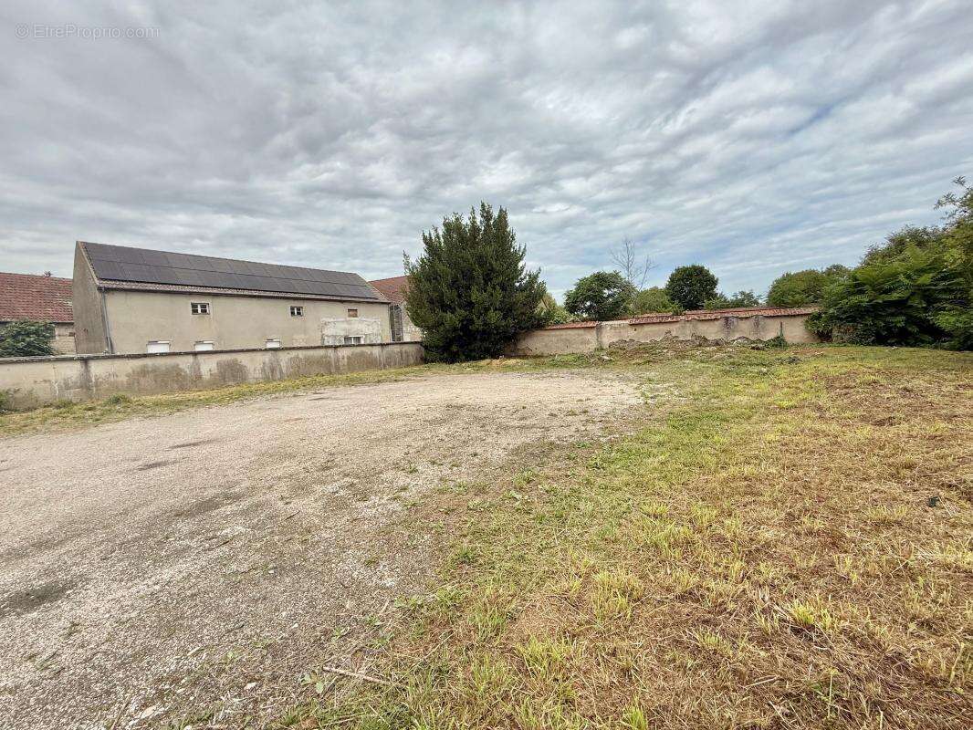 Terrain à LONGECOURT-EN-PLAINE